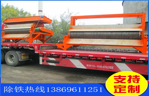 小型磁選機(jī)，天津小型磁選機(jī)廠(chǎng)家_輥式天津小型磁選機(jī)廠(chǎng)家_磁塊如何排列